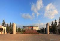 曲靖師范學院——學校大門